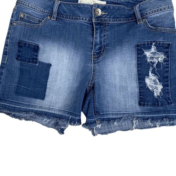 C est. 1946 Women's size Stretch denim Cutoff patched distressed 4" Jean shorts - Picture 4 of 15